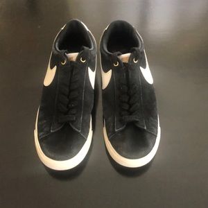 Nike SB blazer low gt (size 8.5)